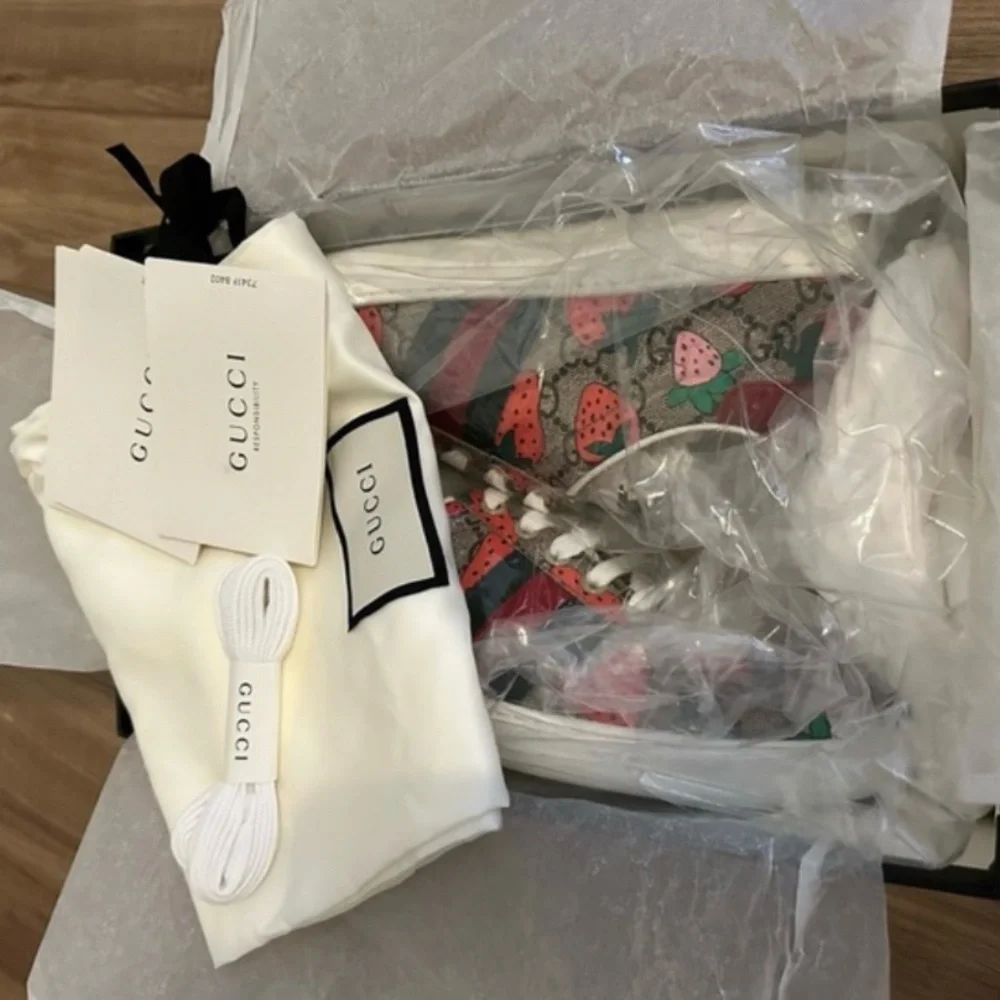 Gucci Sneakers Brand New - Picture 4 of 7